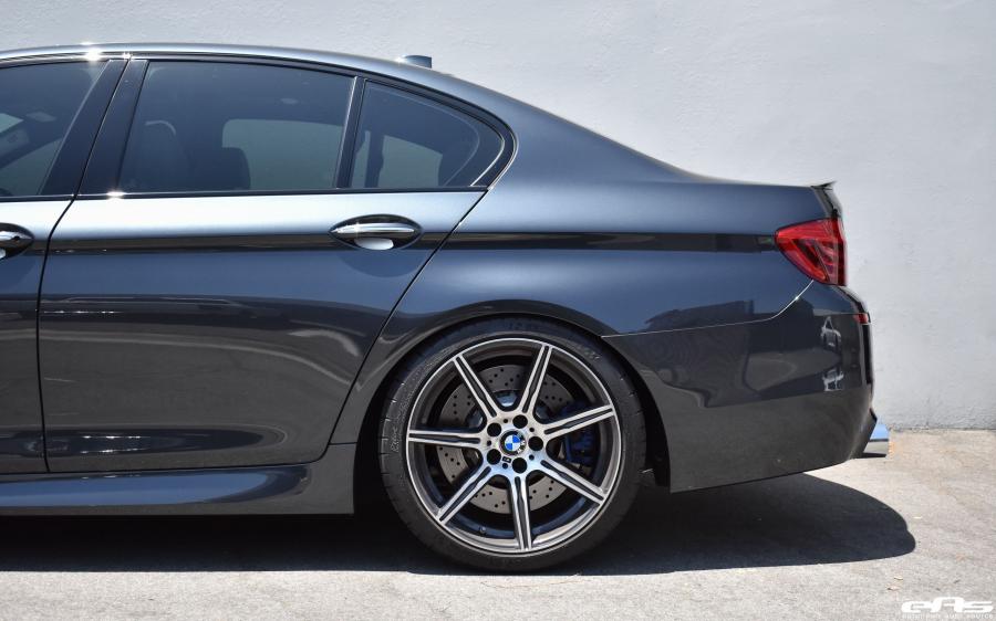 Детали экстерьера BMW M5 Singapore Gray by EAS (F10) 2017 года  (фото 9 из 12)